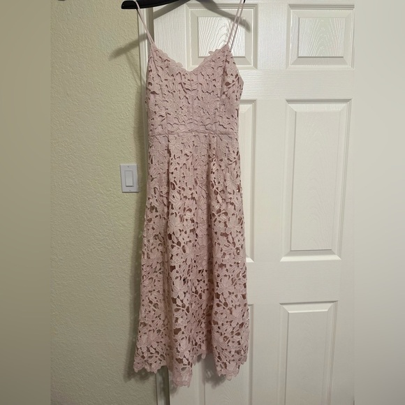 Express Dresses & Skirts - Light pink express midi dress